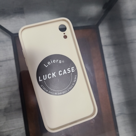 Iphone cases and came protector - Picture 12 of 13